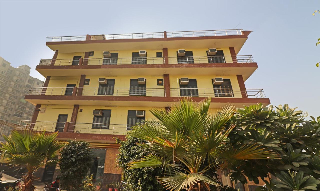 Treebo Trend Radha Palace Mathura Exterior photo