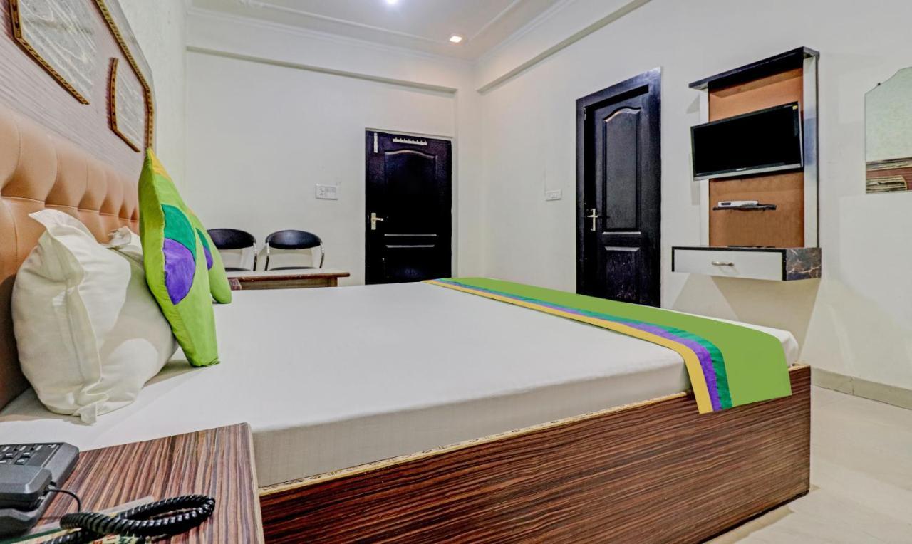Treebo Trend Radha Palace Mathura Exterior photo