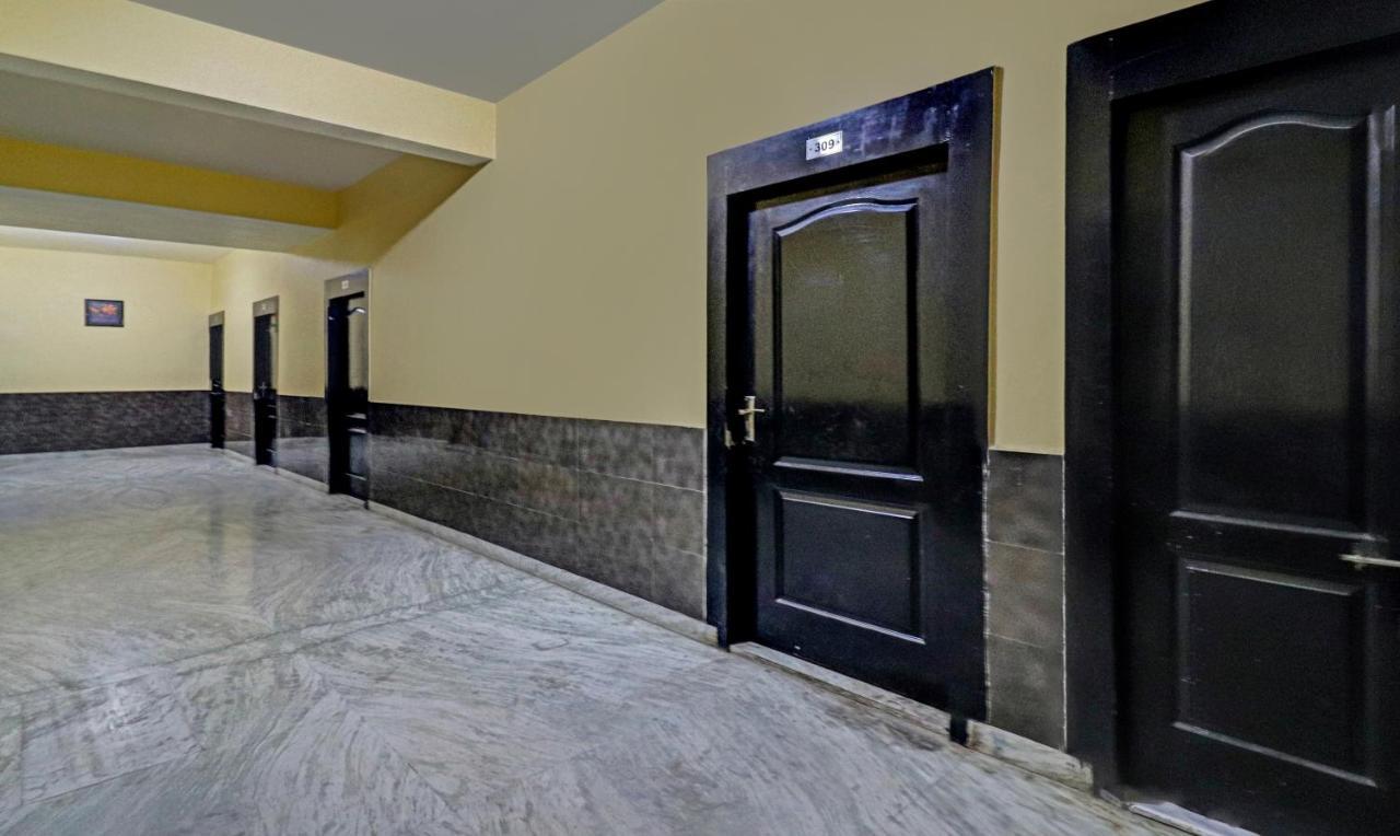Treebo Trend Radha Palace Mathura Exterior photo